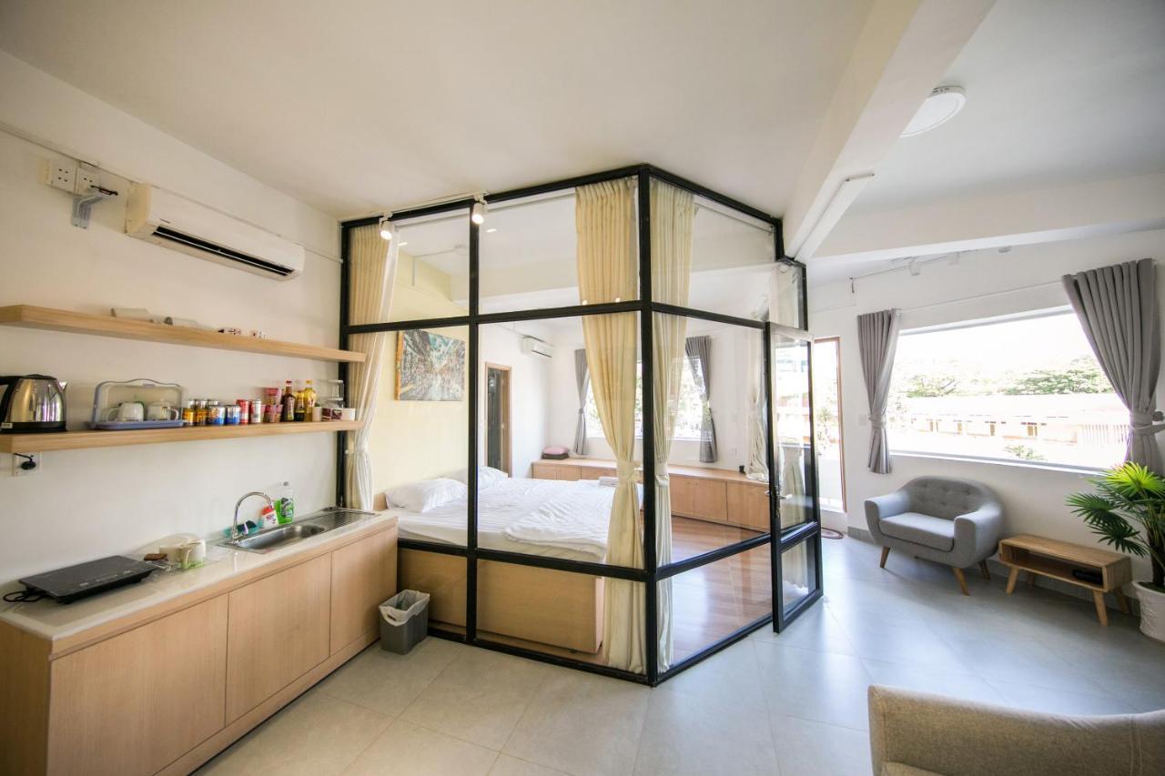 Scandinavian With Balcony In Bui Vien Apartamento